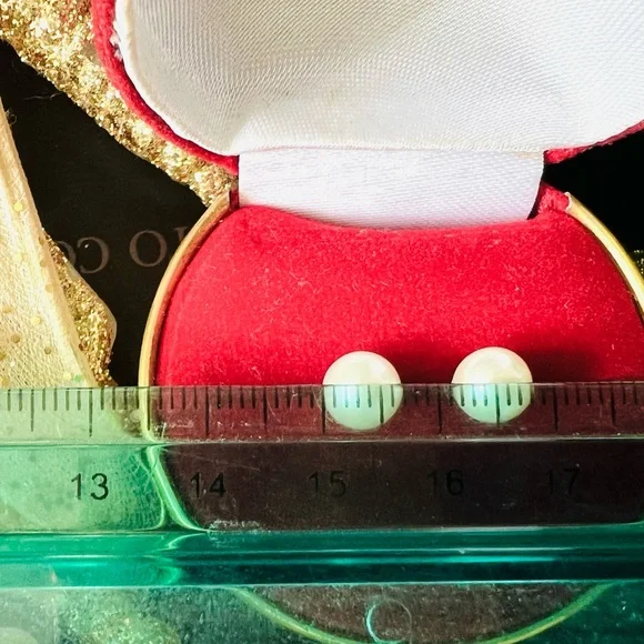 Vintage 14K Yellow Gold Petite Real Freshwater Pearl Stud Earrings size 6 mm - Picture 5 of 7